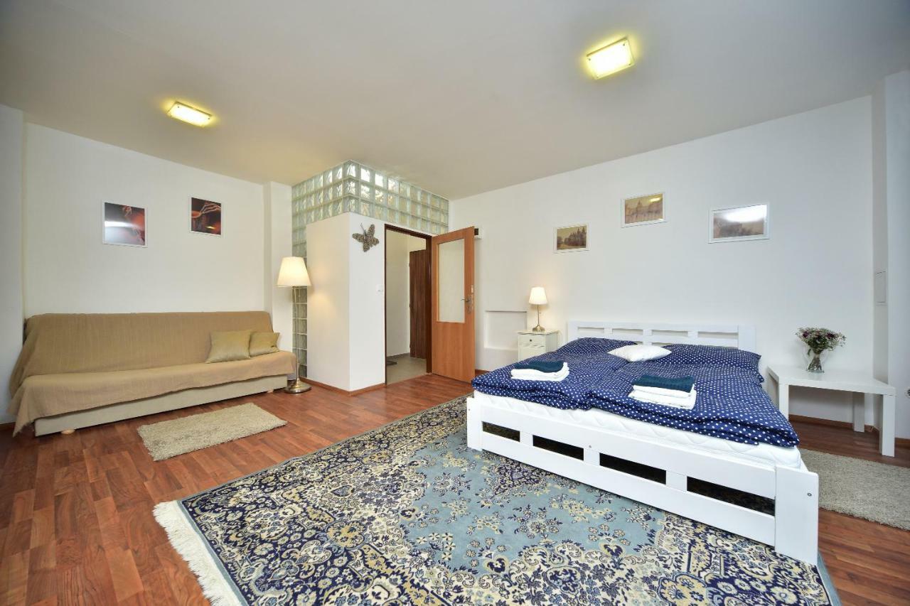 Studio Dana * Praga